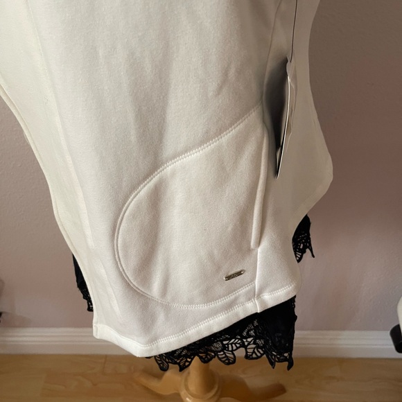 UGG Sleeveless Vest, White Sold Out, New With Tag - Picture 6 of 8